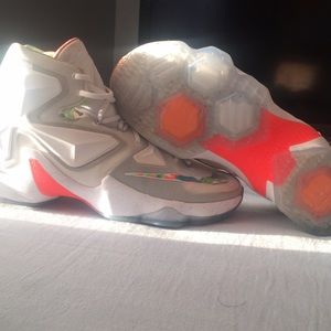 Lebron 13 XIII Easter Edition